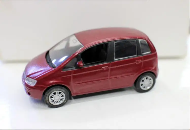 1:43 Fiat сплав высокая модель машины скользящая функция автомобиля игрушка детский
