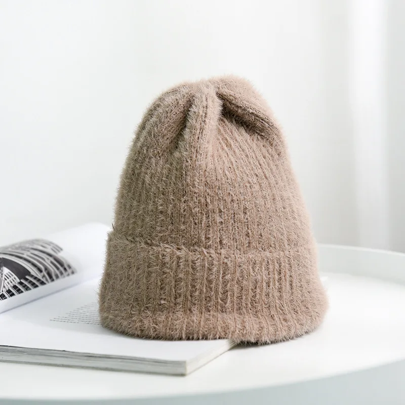 Женская вязаная шапка с помпоном теплая однотонная искусственным ворсом и для