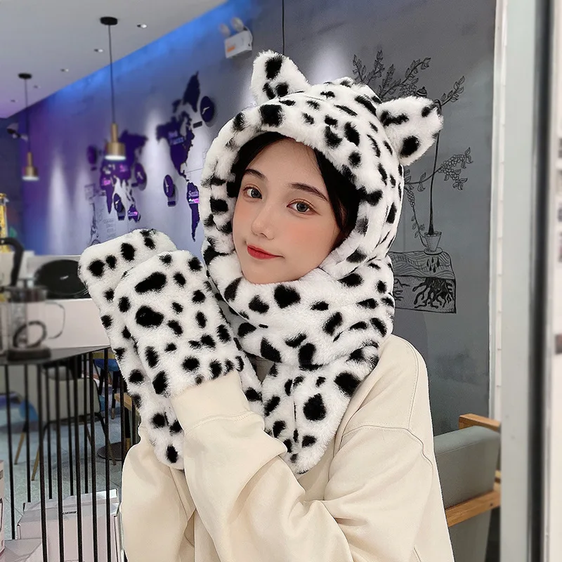 

Плюшевый медведь шапка шарф комплект из трех предметов женская зимняя леопардовая пятнистая Милая теплая шапка шарф перчатки в одном