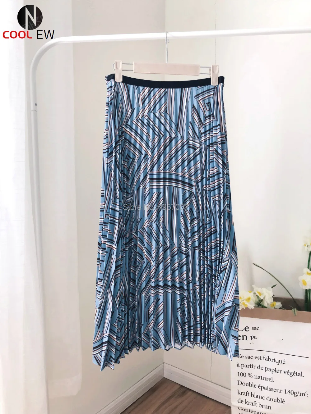 

Women 2021 Stylish Contrast Blue Fresh Geometric Print Pleated Midi Skirt