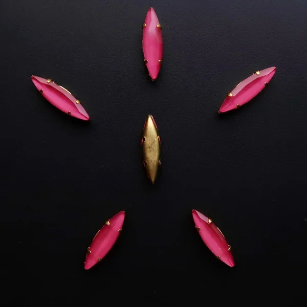 A24 Incarnadine pink Золотой Коготь 50 шт/п 4*15 мм желе конфеты AB стекло кристалл Наветт Маркиза Форма пришить стразы кристаллы одежды diy - Цвет: A24 Incarnadine pink