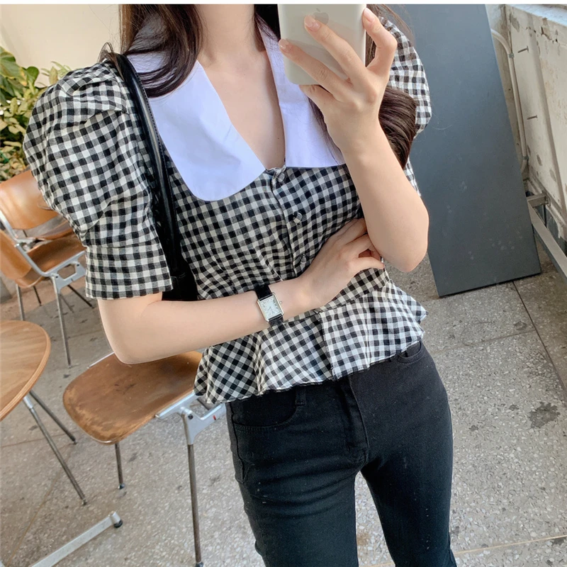 Винтажная клетчатая блузка женская модная контрастная белая с воротником черная