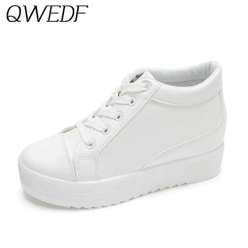 Кроссовки женские на платформе и высоком каблуке кожаные белые модные теннисные