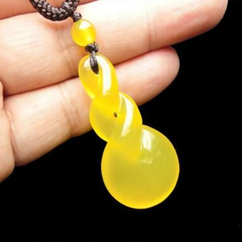 

Natural Agate chalcedony Reverses the Heaven and Earth Pendant Jewelry Fine Jewelry Agate Transit Necklace Lady Pendant