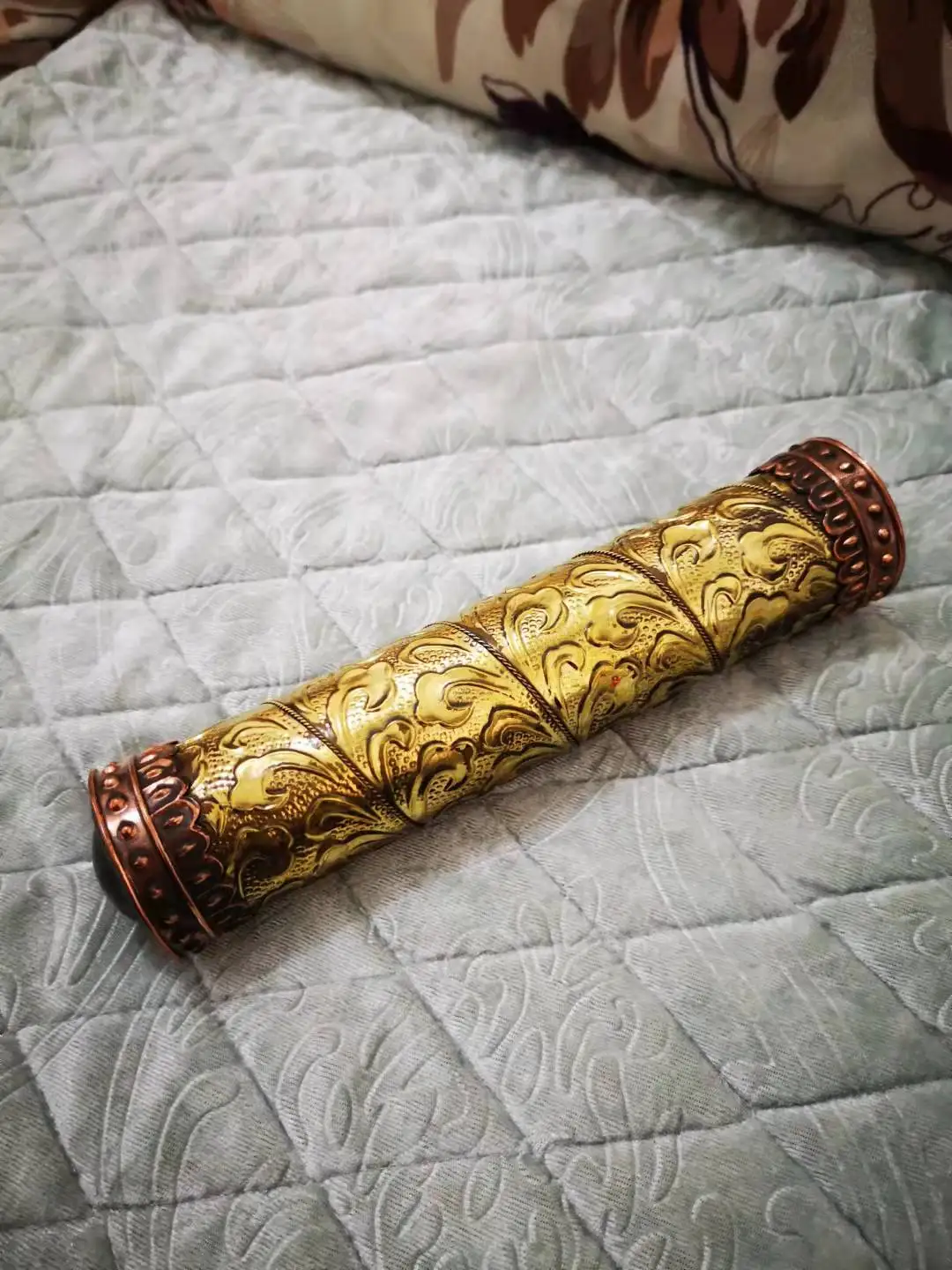 Chinese Handwork Copper Carving Vivid Clouds See Beautiful World Kaleidoscope metal handicraft Home decoration. |