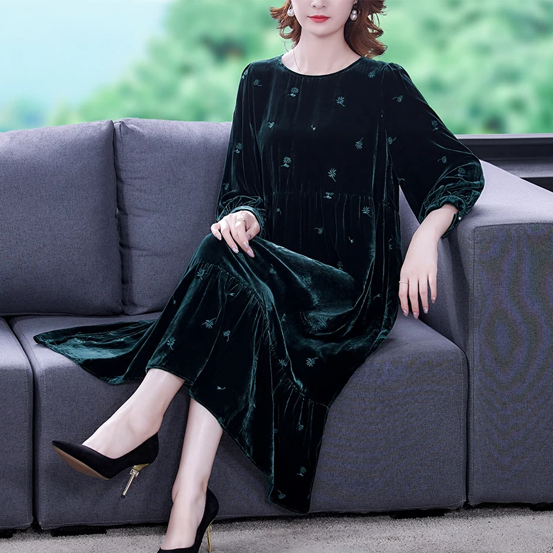 

2021 Korean Vintage Casual Loose Midi Dress Autumn Winter Floral Velvet Emboridery Dresses Women New Elegant Bodycon Office Robe
