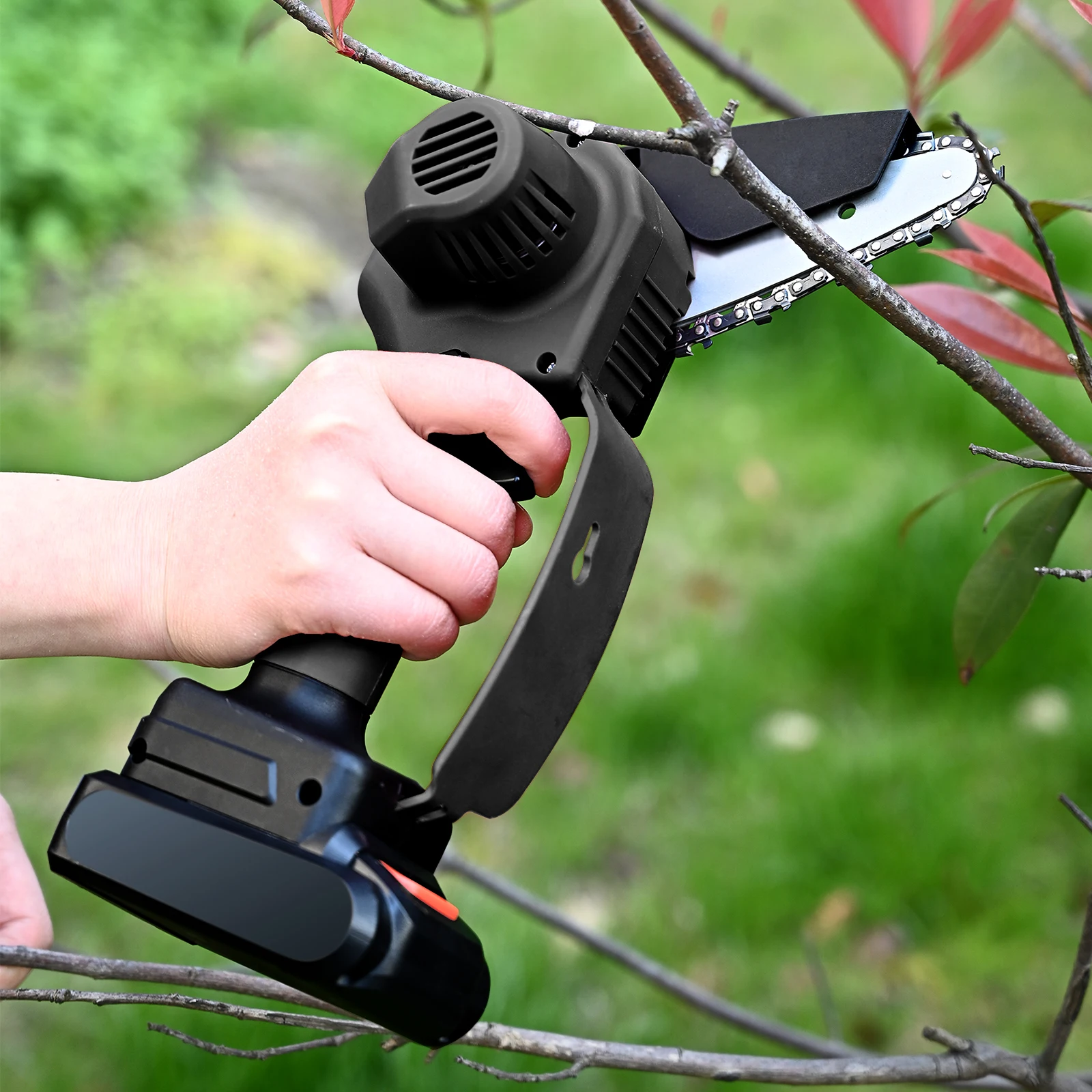 

4 inch Portable Mini Electric Chain Saw 21V Handheld Rechargeable Cordless Pruning Shear Chainsaw Courtyard Tree Branch Cutting