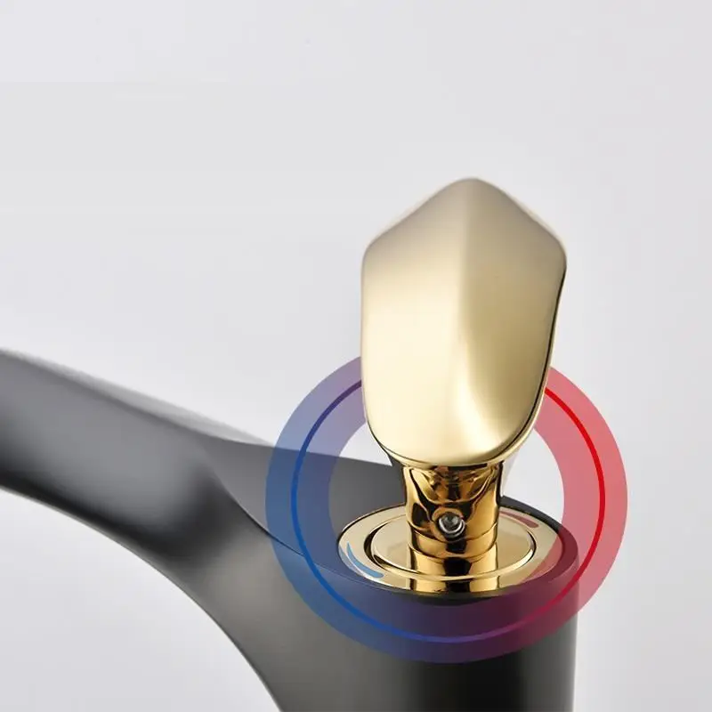 Смеситель для ванной комнаты кран Водопад настенный черная раковина |