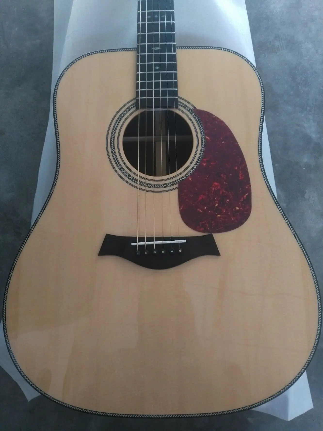 

free shipping AAA all solid nature acoustic guitar Byron 14 frets custom dreadnought HD body 28 acoustic electric guitar