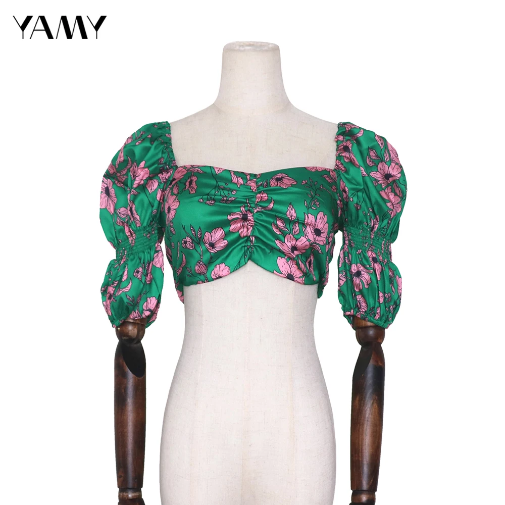 Женская блузка с коротким рукавом зеленая V образным вырезом и цветочным принтом