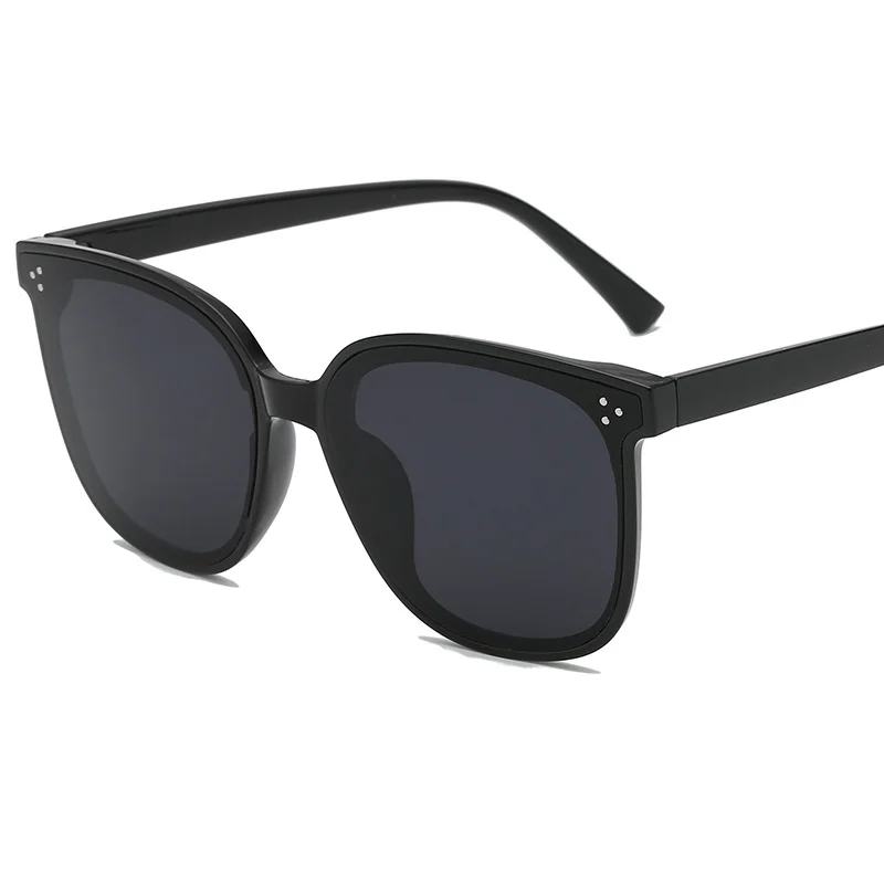 

2022 brand design large metal frame sunglasses female outdoor travel driver male sunglasses and box UV400