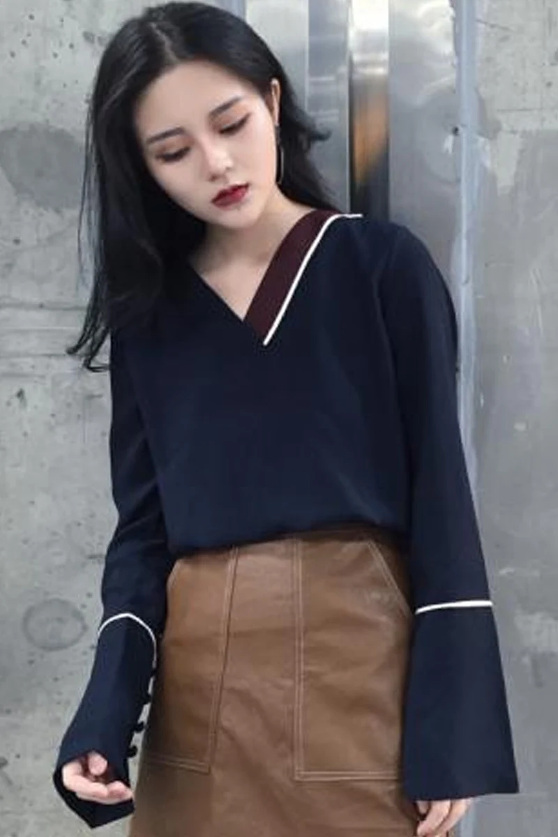 

Korean Flare Sleeve V-neck T-shirts Women Clothes Hipster Fashion Patchwork Ins Ladies Tops Casual Loose Tees Spring Autumn New