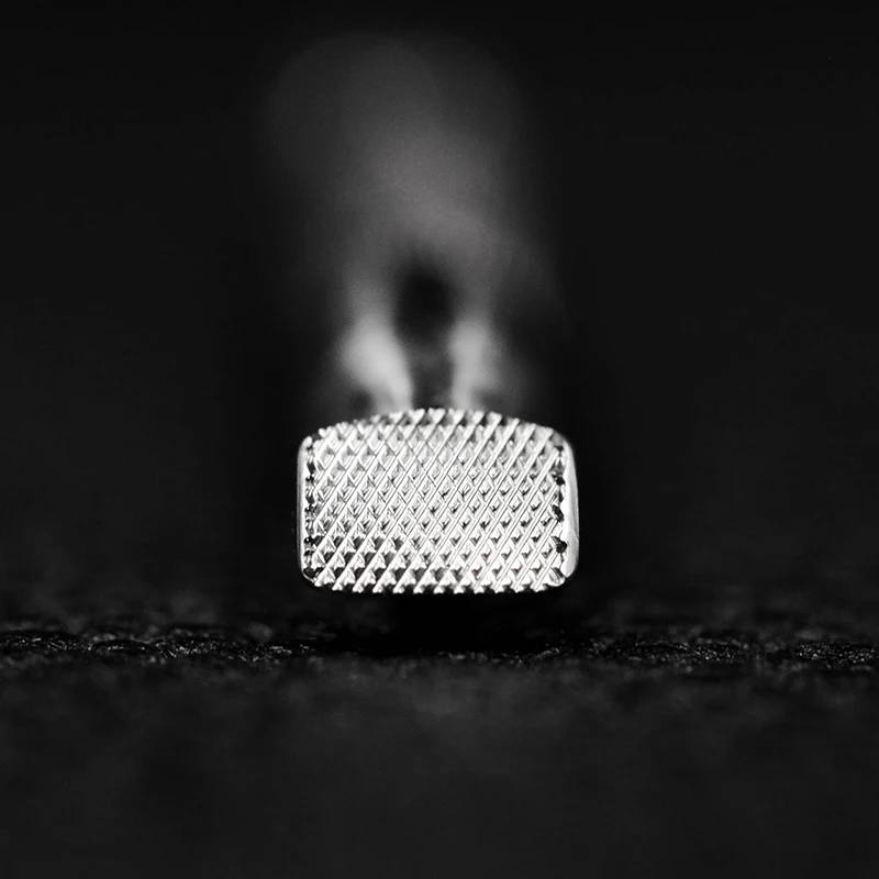 Кожаное изделие штамповка кожевенное ремесло резьба работа с логотипом материал