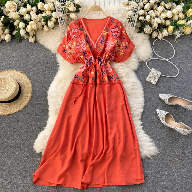 

Женское платье с принтом в национальном стиле, тонкое платье средней длины с V-образным вырезом, короткими рукавами и завязкой на талии, C749