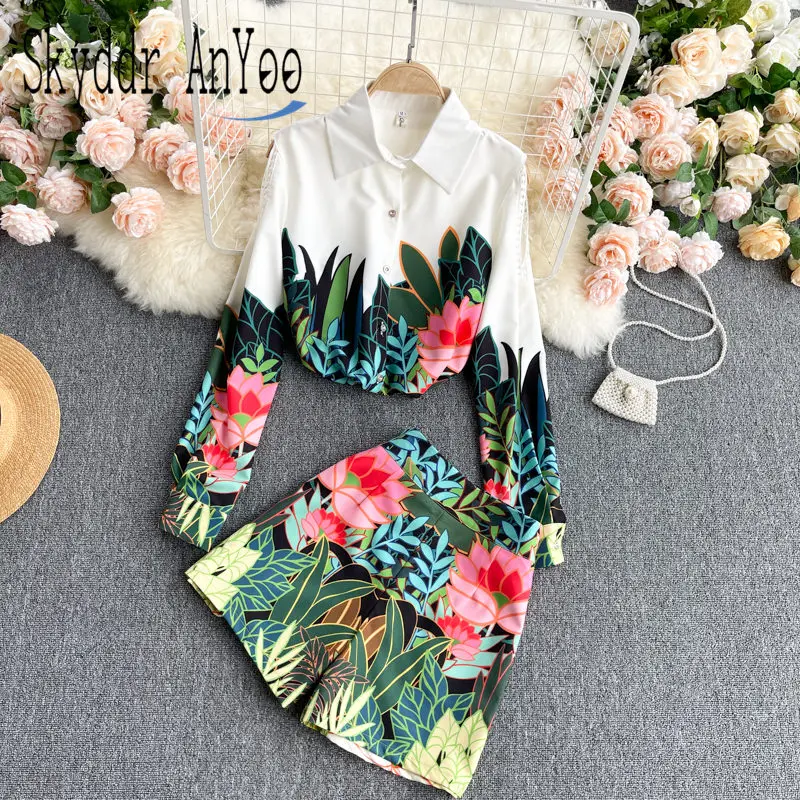 

2021 Fashion Two Piece Set Women Strapless Long Sleeve Printed Blouses Tops And High Waist Shorts Female Plus Size Summer Suits