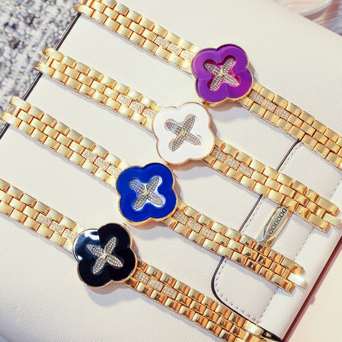 Женские кварцевые часы G &amp D со стразами в стиле кэжуал