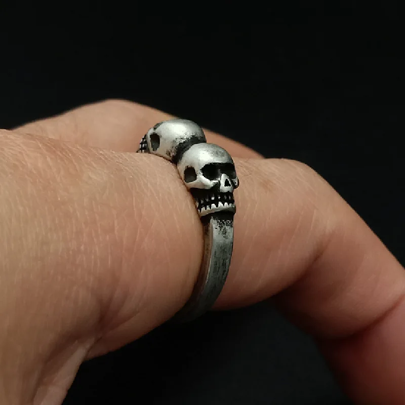 

Retro Exaggerated Double Skull Ring Silver Color Ring Men's and Women's Motorcyclist Party Jewelry Accessories Halloween Gift