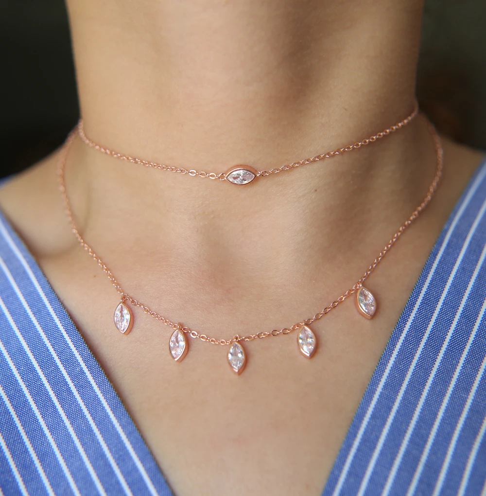 

Изящное Двухслойное ожерелье-чокер с подвеской из фианита высокого качества для женщин