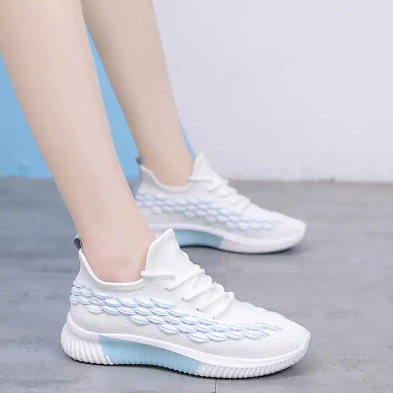 

Chassures Lights Sneakers Height Increase Women's Sport Shoes On The Platform Tenis Running Women's Black Sports Shoes Tennis