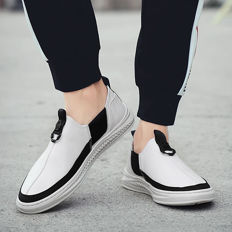 

Men's Leather Loafers Fashion Leather Thick Bottom Slip-On Shoes Punching Breathable Soft Comfortable Trend Casual Loafers