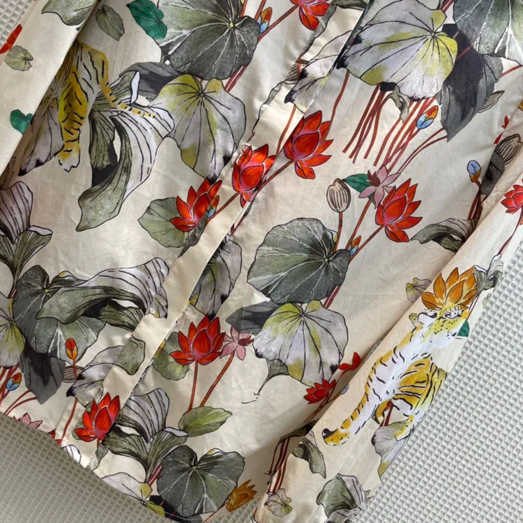 

2021 Early Spring women's new look elegant commuter lotus print single row button-up long-sleeved shirt