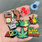 Аксессуары для обуви из ПВХ оптом 50 шт. пистолет 420 лист черный живой материал садовая обувь Croc Jibz Шарм DIY браслет подарок для детей