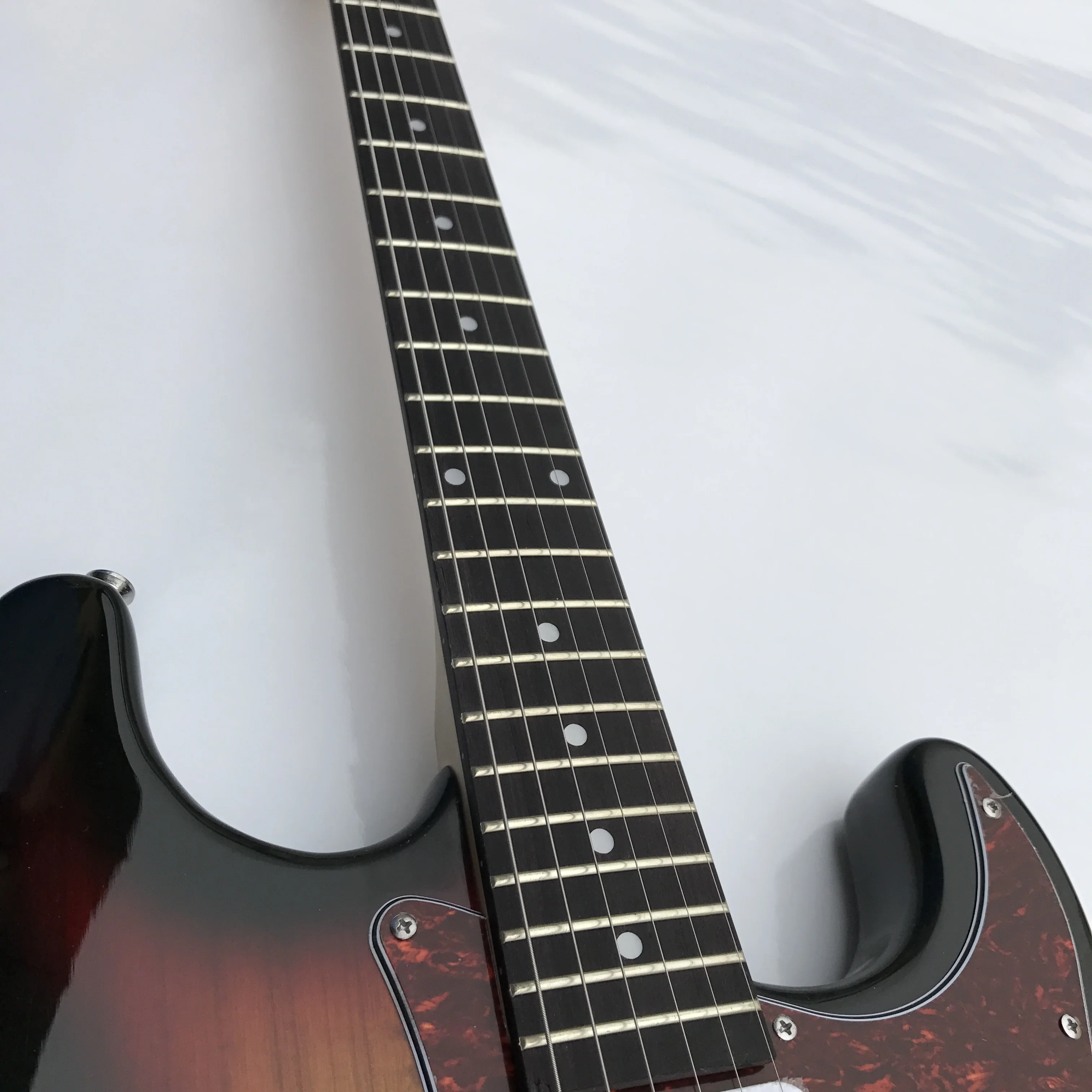 Классическая электрогитара paulownia body maple xylohone neck ST. Заводские магазины Принять настройку