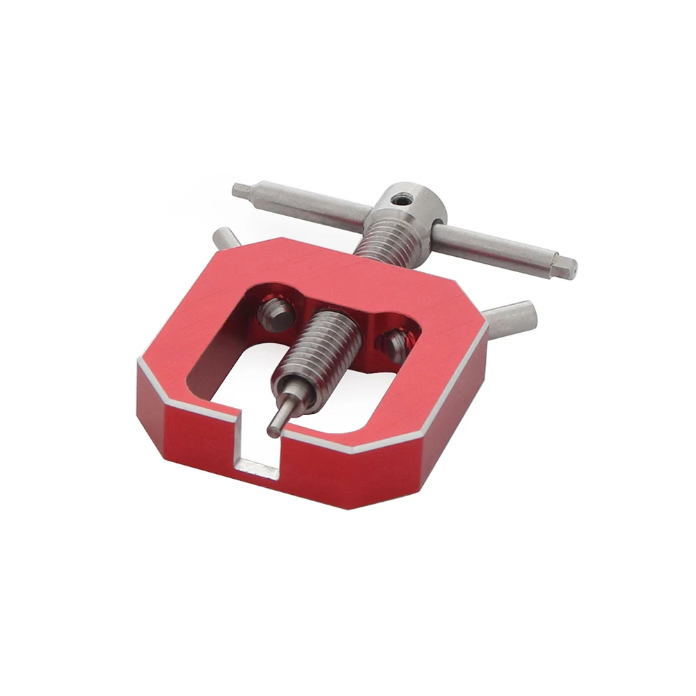 Устройство для снятия штифтов радиоуправляемого гусеничного автомобиля Rock Truck