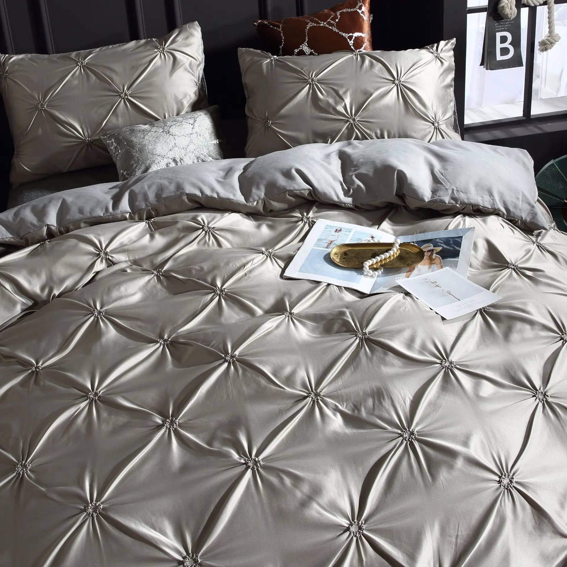 Комплект мягкого роскошного постельного белья пододеяльник с цветочным