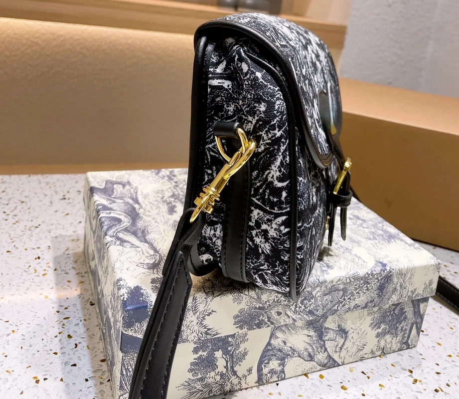 

Artistic ink painting saddle bag Vintage Canvas Bag 2021 new fashion women's Single Shoulder Bag Messenger Handbag Wallet