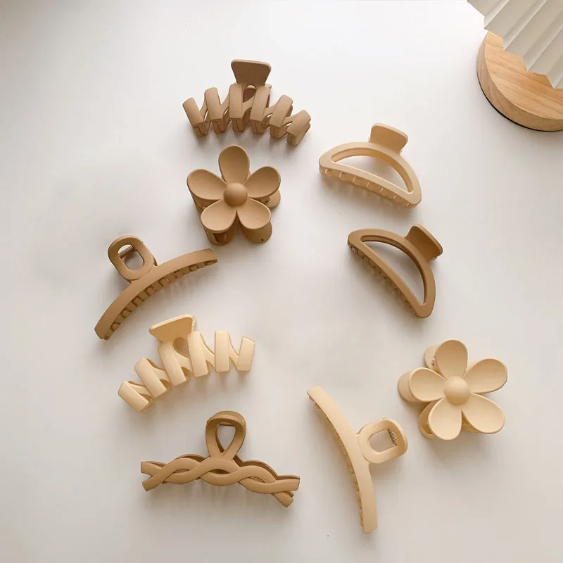 

Korea Fashion Women Hair Claws Crab Clamps Charm Solid Small Size Hair Clips Crab Chic Headdress Lady Hair Styling Tool Headwear