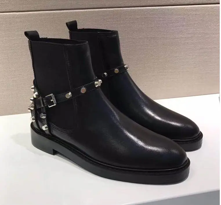 Короткие ботинки с заклепками и Ботинки martin из натуральной кожи Женские