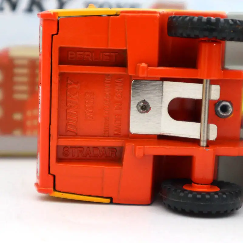 

Atlas Dinky toys 569P Berliet Stradair Plateau Surbaisse Porte Machine Outil Prototype Truck Diecast Models Collection
