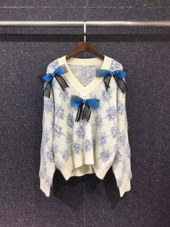 

2021 new women fashion V-neck bow pattern simple loose knit sweater 1103
