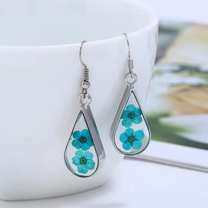 

Creative Fashion Handmade Epoxy Resin Dried Flower Drop Earrings For Women Party Club Elegant Ladies Dangle Earrings Jewelry