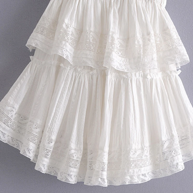 Женское мини-платье TWOTWINSTYLE белое с квадратным вырезом короткими рукавами и