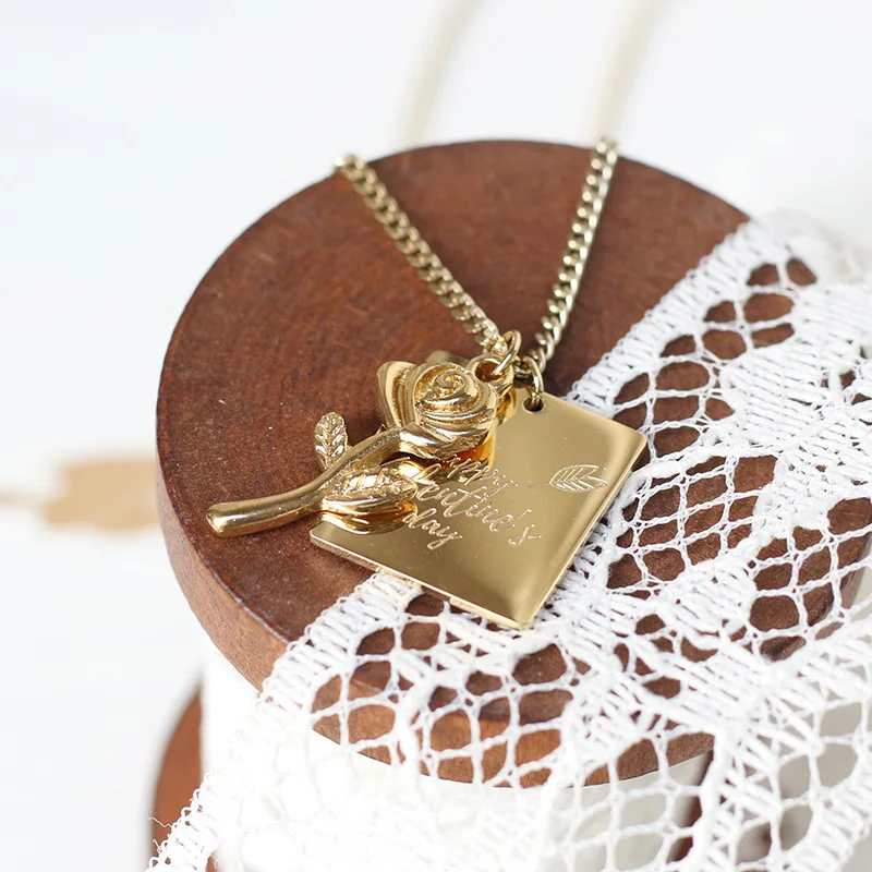 Amaiyllis 18K Золото Мир Роза ожерелье квадратные стрельбы из лука Эрос имя Алфавит