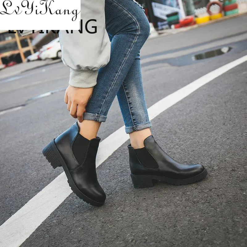 Новые Популярные стильные модные женские ботинки с круглым носком на толстой