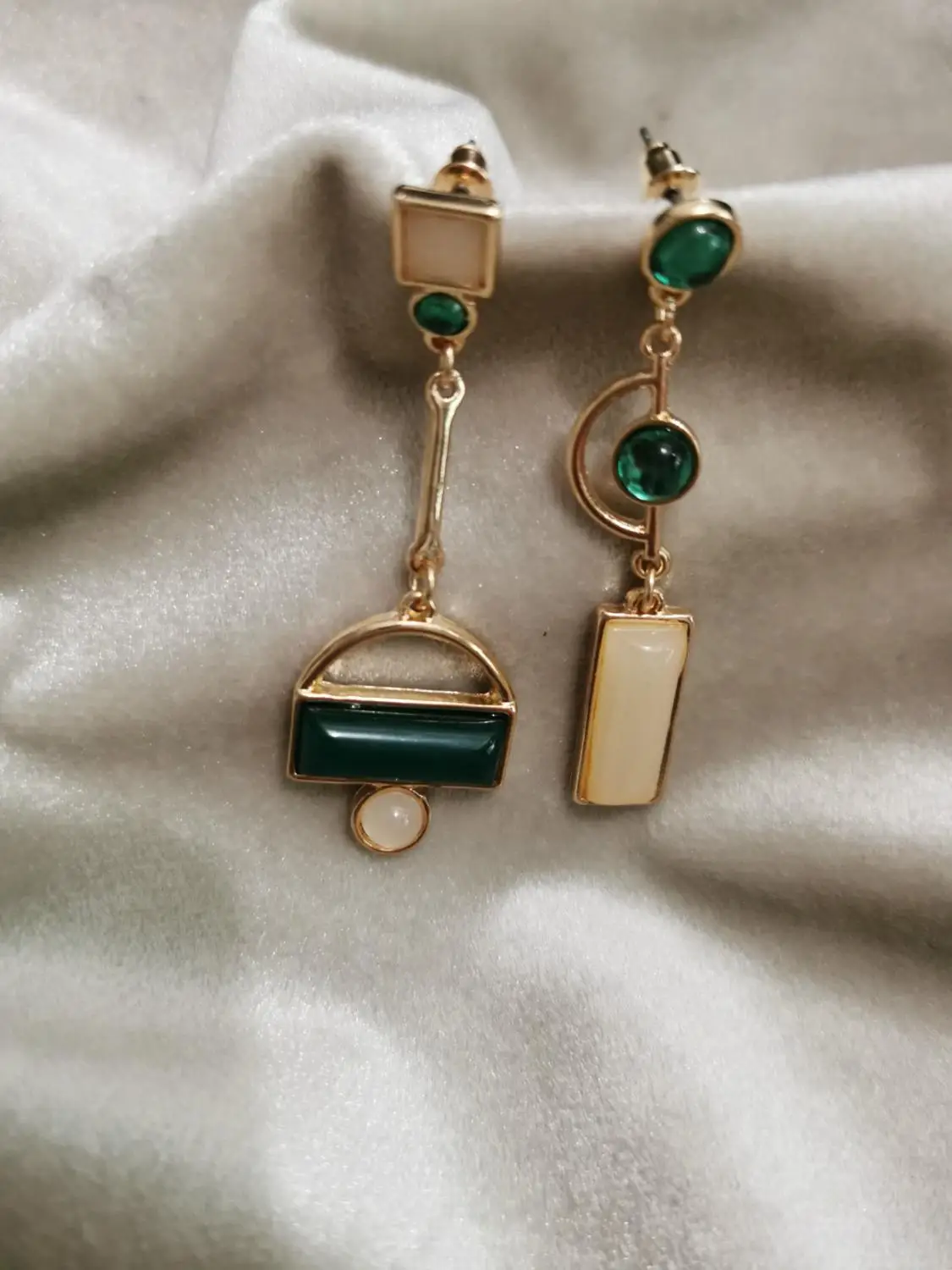 Серьги-подвески неправильной формы в стиле ретро с изображением зелёного дворца