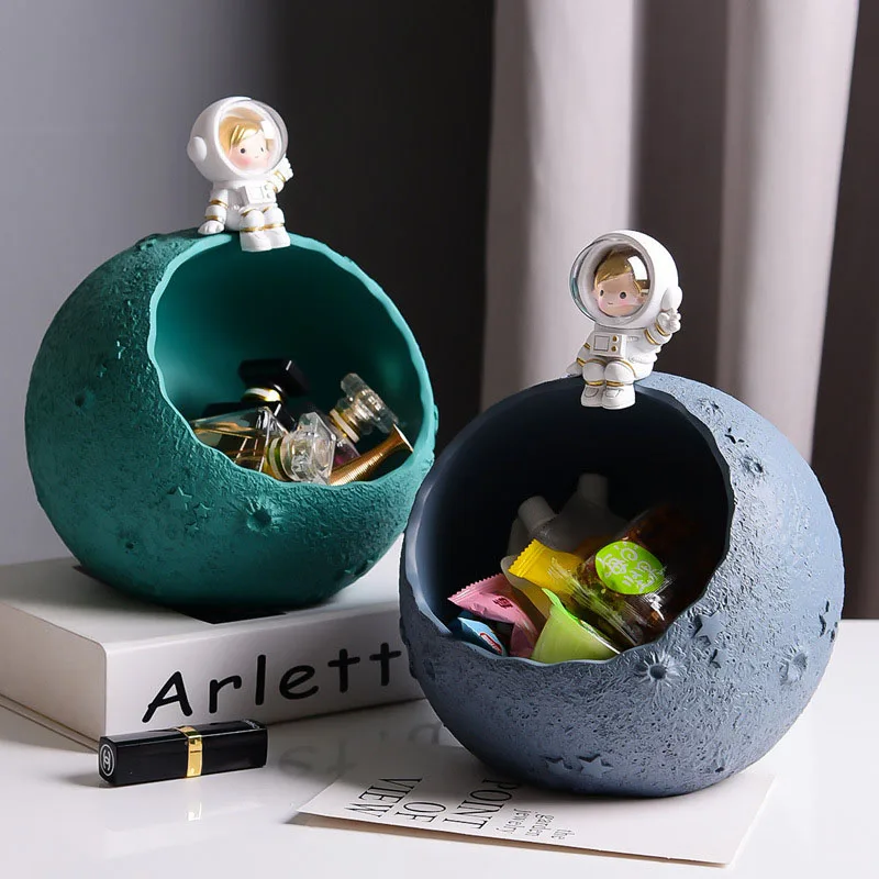 

Nordic Creative Astronaut Porch Key Storage Ornament Home Living Room Decoration Resin Snack Fruit Tray Storage Box Furnishings