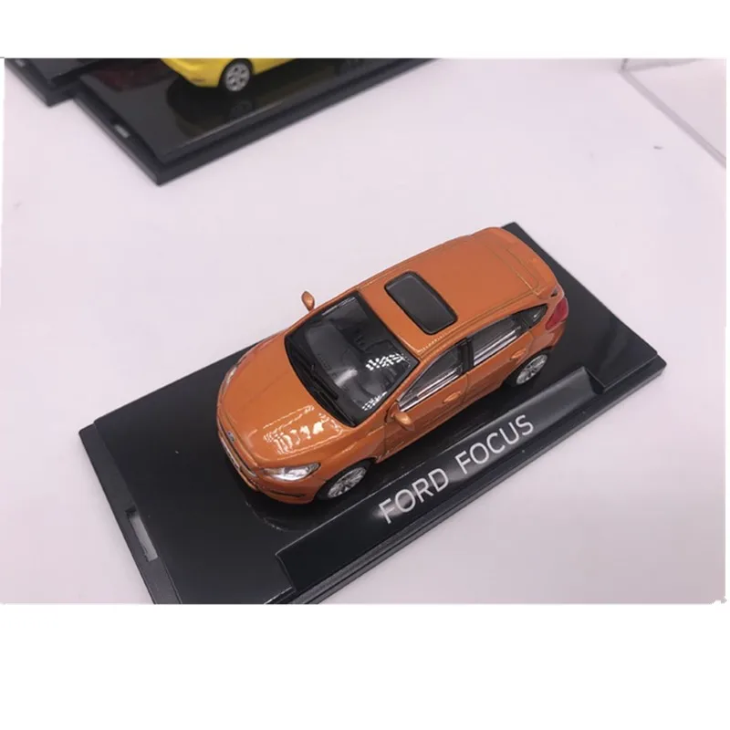 1: 64 сплава Модель автомобиля Ford FOCU Детская игрушка автомобиль коллекция подарков