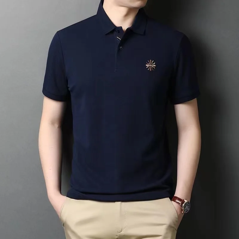 Мужская рубашка-поло с коротким рукавом и вышивкой