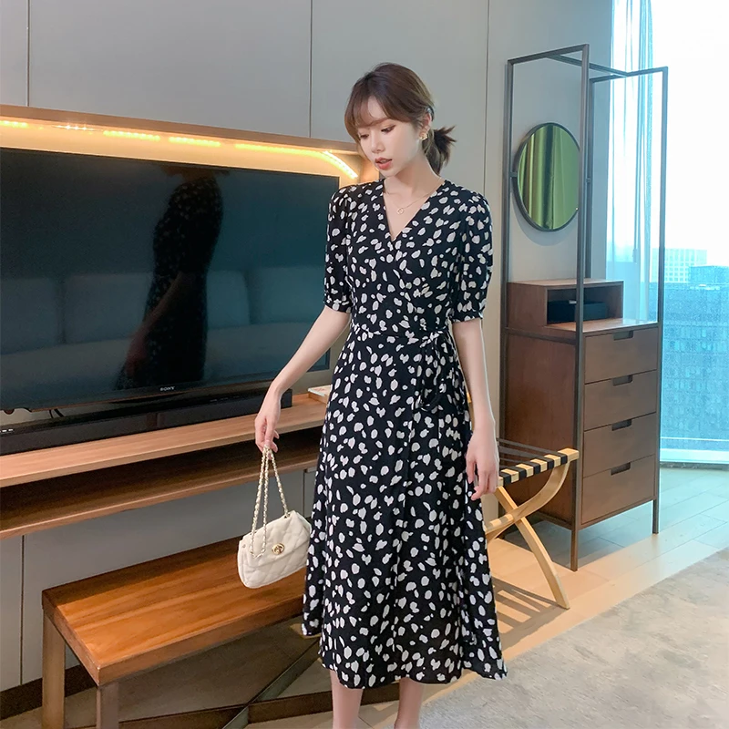 

Film red wave point summer dress female temperament show thin v-neck small broken flower skirt France platycodon grandiflorum sk