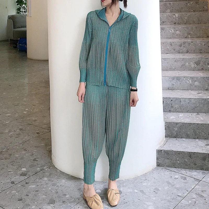 

TVVOVVIN Fashion Casual Pleated Two-piece Set Women's Long Sleeve Hooded Loose Jacket High Waist Ankle-length Harem Pants MPL8