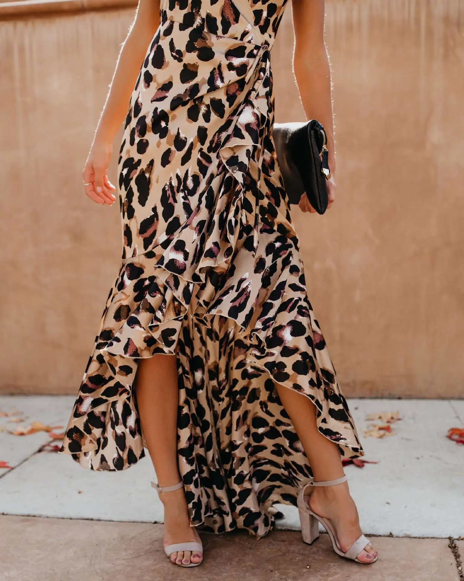 Женское платье с леопардовым принтом DAYIFUN длинное коктейльное на бретельках