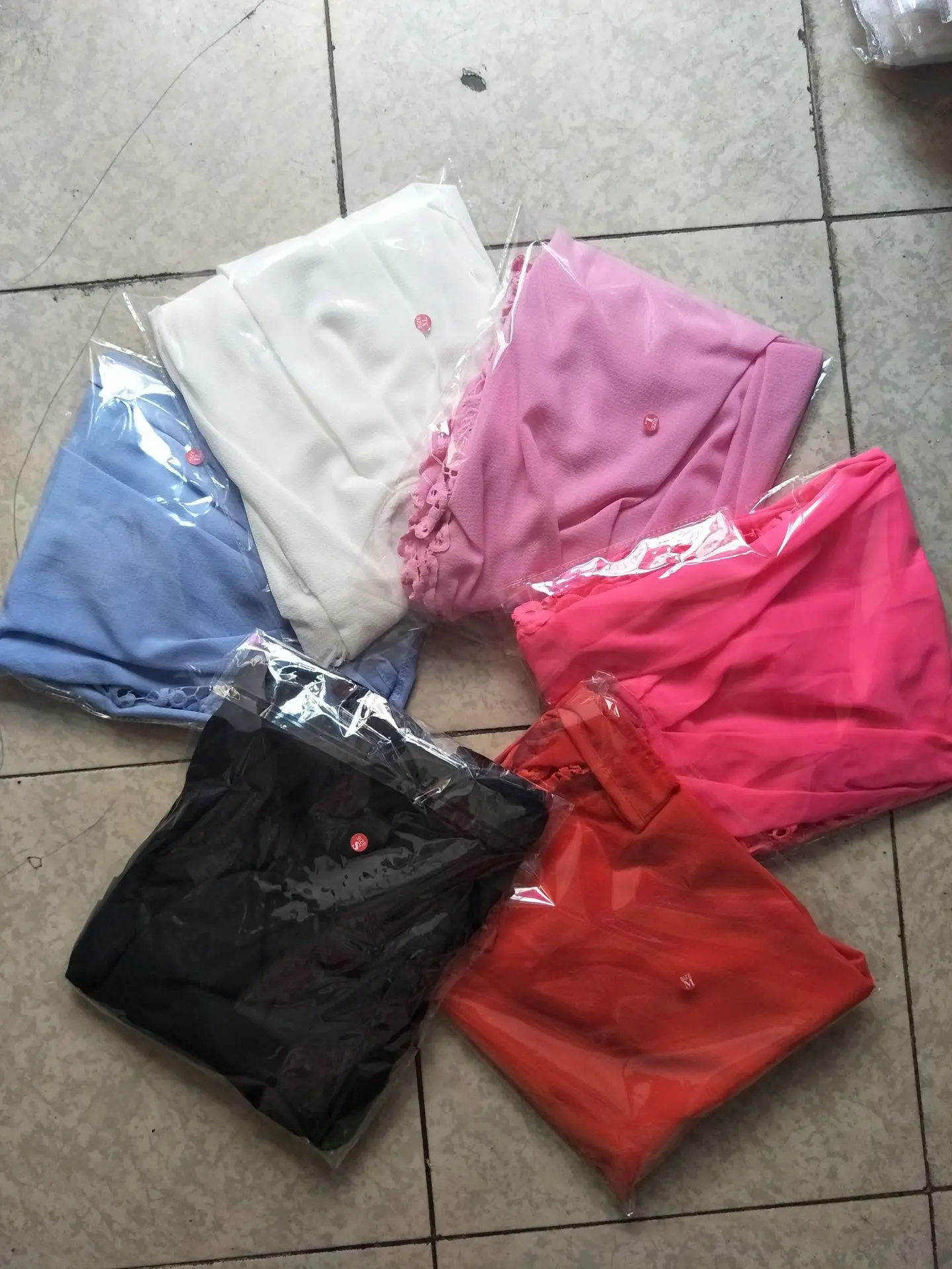 

Shirts & Blouses