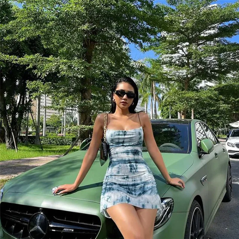 

2021 summer new women's contrast color slim high waist fashion pleated print sexy suspender dresses women ruched mini dress