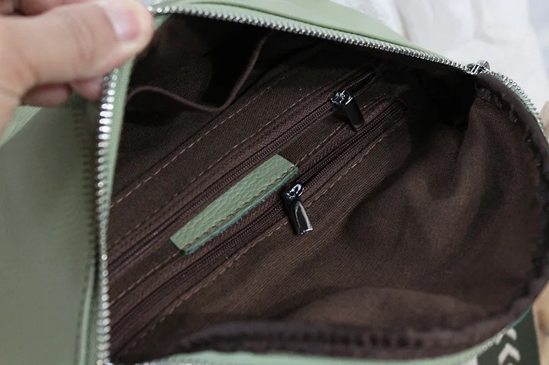 

2020 New Fashion Soft Leather Wide Shoulder Strap Cross-body Female Fashion Korean Leather Shoulder Bag