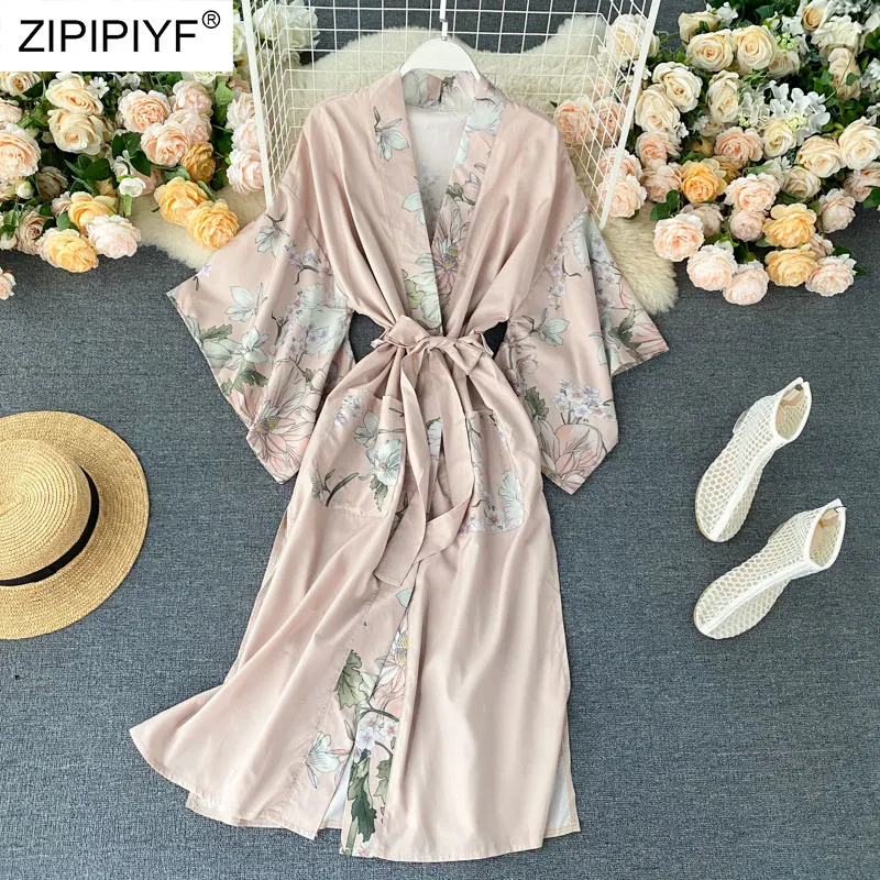 

2021 Summer Runway Fashion Satin Sashes Bandage Design Half Sleeve Floral Printing V Neck Side Slit Cardigan Women Dresses Z156