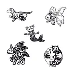 Черные Мультяшные животные заколки для лацканов Женские аниме значки модные эмалированные декоративные броши на одежду Металлическая Булавка для хиджаба Винтажная брошь